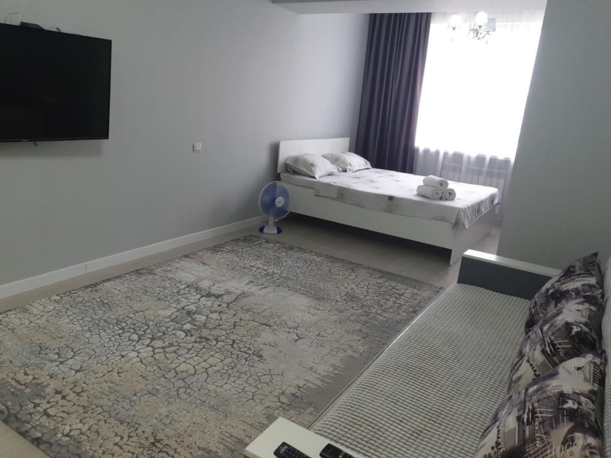 Центр Арбат Уютные Апартаменты В Новом Жк Almaty Luaran gambar