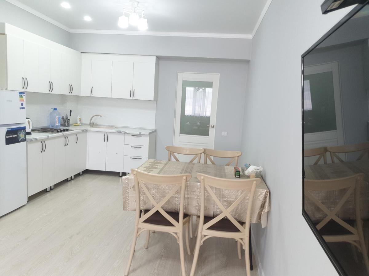 Центр Арбат Уютные Апартаменты В Новом Жк Almaty Luaran gambar